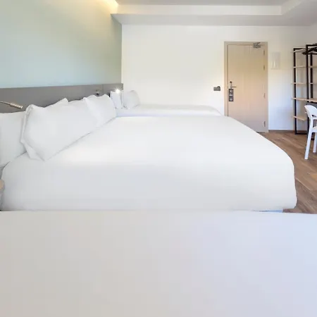 فندق Savoy جوان ليه باه
