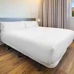 Savoy Hotel 2*