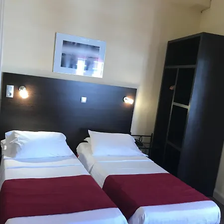 Savoy Hotel 2*