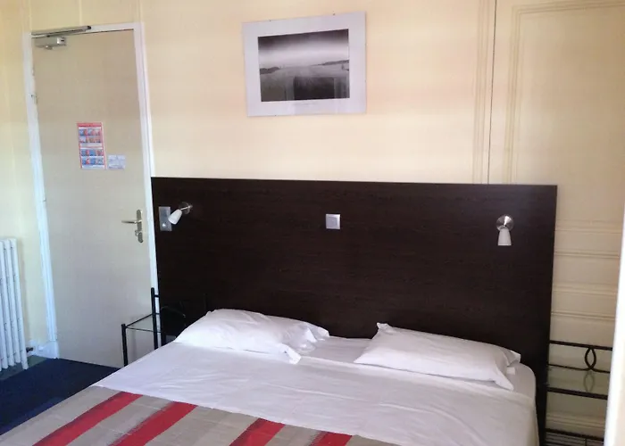Savoy Hotel 2*